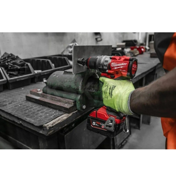 Дрель-шуруповерт аккумуляторная ударная Milwaukee M18 FPD3-502X (4933479860) 