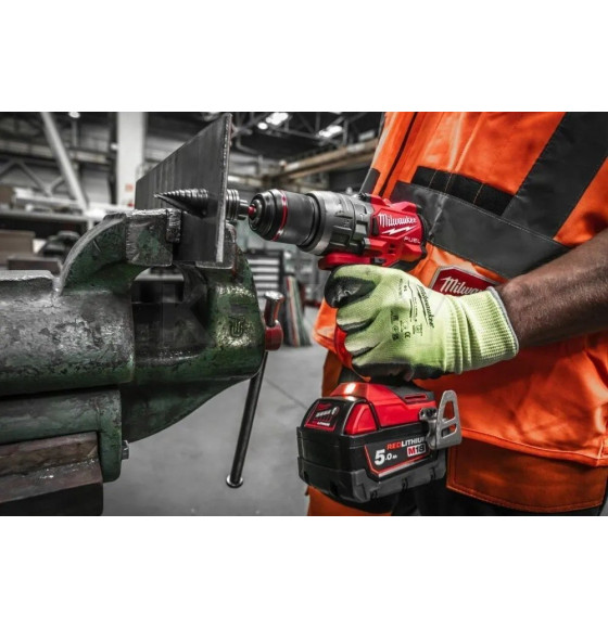 Дрель-шуруповерт аккумуляторная ударная Milwaukee M18 FPD3-502X (4933479860) 