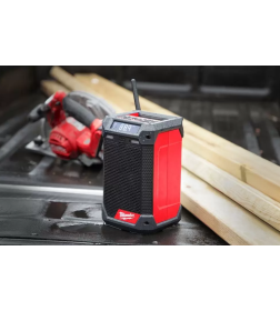 Радио аккумуляторное DAD+/зарядное устройство Milwaukee M12 RCDAB+