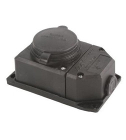 Розетка 2Р+Е с крышкой IP44 черный Tena