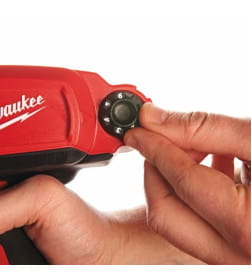 Пистолет для герметика аккумуляторный Milwaukee M12 PCG/600A-201B (Li-Ion2Ач)
