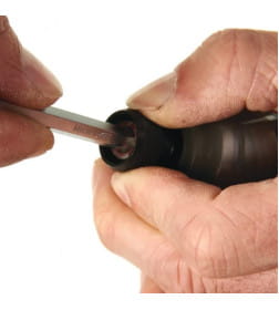 Винтовёрт ударный аккумуляторный Milwaukee M12 FQID-202X FUEL SURGE (Li-Ion2Ач)