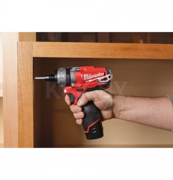Шуруповерт аккумуляторный Milwaukee M12 CD-0 FUEL (4933440450) 