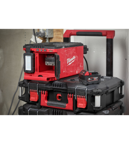 Фонарь аккумуляторный с функцией зарядного устройства на базе PACKOUT Milwaukee M18 POALC-0