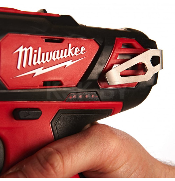 Дрель-шуруповерт аккумуляторная Milwaukee M12BDD-202С (4933441915) 