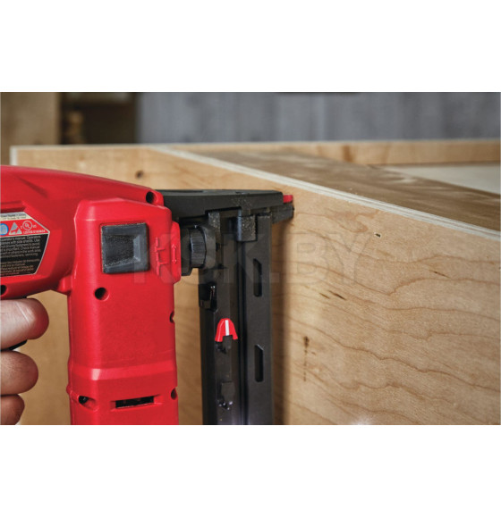 Пистолет скобозабивной аккумуляторный Milwaukee M18 fncs18gs-0x зауженный (4933471942) 