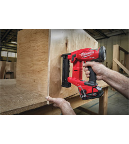 Пистолет скобозабивной аккумуляторный Milwaukee M18 fncs18gs-0x зауженный