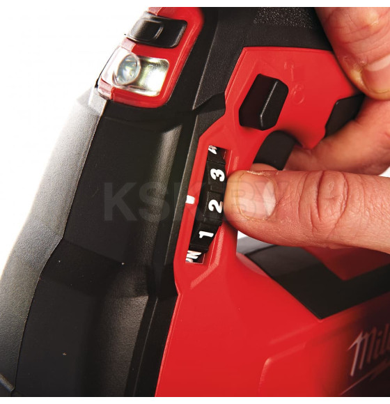 Шприц для смазки Milwaukee M18 GG-0 (4933440493) 