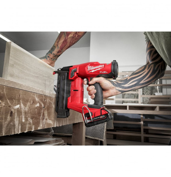 Пистолет гвоздезабивной аккумуляторный Milwaukee M18 FN18GS-0X (4933471409) 