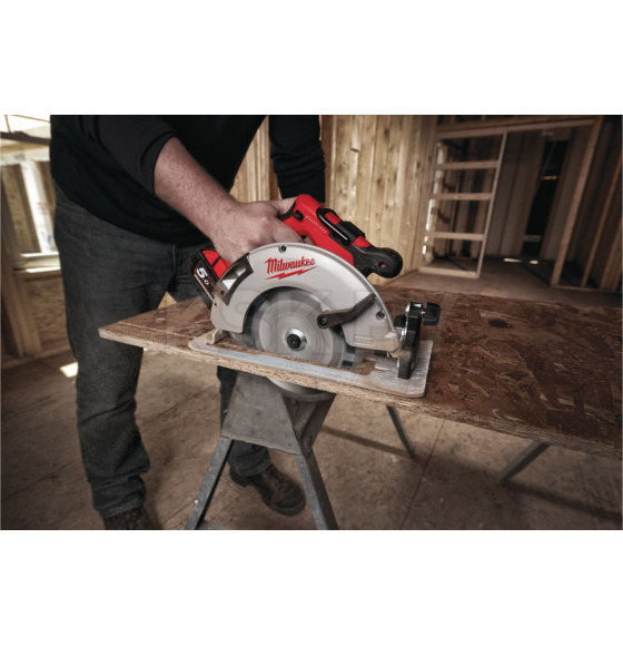 Пила циркулярная аккумуляторная Milwaukee M18 BLCS66-502X (Li-Ion5Ач) (4933464590) 