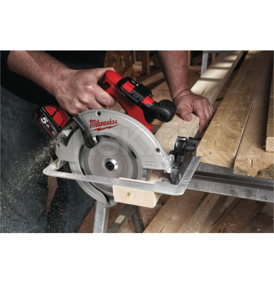 Пила циркулярная аккумуляторная Milwaukee M18 BLCS66-502X (Li-Ion5Ач) (4933464590) 