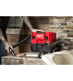 Пылесос аккумуляторный Milwaukee M12 FVCL-0