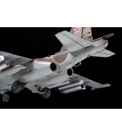 Советский штурмовик Су-25 1/48 ZVEZDA 4807