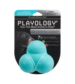 Жевательный тройной мяч Playology SQUEAKY BOUNCE BALL для собак средних и крупных пород с пищалкой и с ароматом арахиса, цвет голу