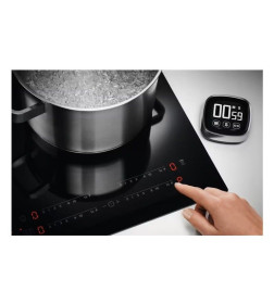 Панель варочная индукционная Electrolux EIV63440BS