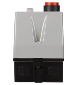 Контактор КМН10960 9А в оболочке с индикатором  Ue=220В/АС3 IP54 TDM SQ0709-0021