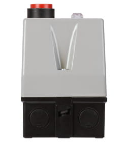 Контактор КМН10960 9А в оболочке с индикатором  Ue=220В/АС3 IP54 TDM SQ0709-0021