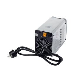 Сварочный аппарат инверторный Ресанта САИ220К (компакт)