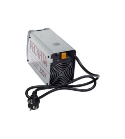Сварочный аппарат инверторный Ресанта САИ220К (компакт)