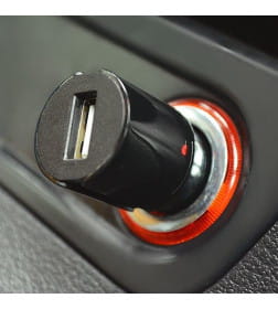 Блок питания 3000мА  ROBITON Car15W БЛ14621