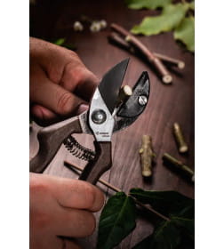 Секатор контактный 200 мм кокосовые рукоятки OBRIGADO 2463