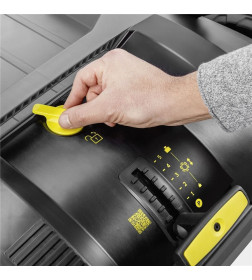 Машина подметальная с ручным управлением Karcher KM 70/20 C 2SB 1.517-131.0