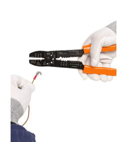 Клещи обжимные КО-У, универсальные (обжим, зачистка, винторез) "МастерЭлектрик" TDM SQ1001-0008