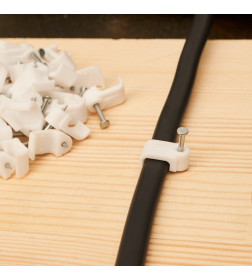 Крепеж кабеля плоский 10х4 мм белый (упак. 50 шт) REXANT 07-4210