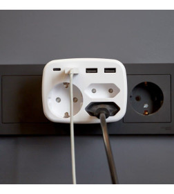 Тройник электрический 16А с/з + 2х2,5А + 3хUSB-A 2,4А + USB Type-C 3А (белый) REXANT 11-1250