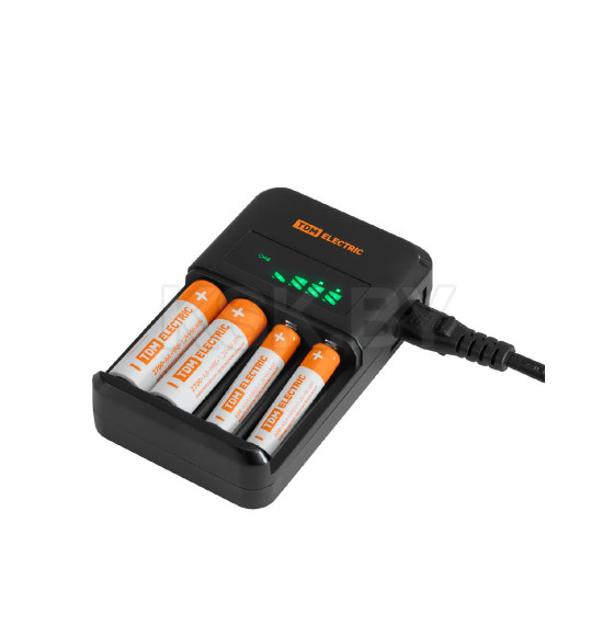 Зарядное устройство 18044 (1800 mA 4 слота АА/ААА 4 канала), LCD-экран, 220 В, TDM SQ1702-0110 (SQ1702-0110) 