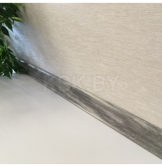 Плинтус ПВХ 58мм L060 Дуб пепельный 2,20м