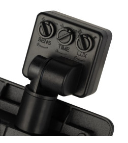 Прожектор светодиод. 20W с регул. ИК датчиком 6500K 1600Лм IP44 черный Эра