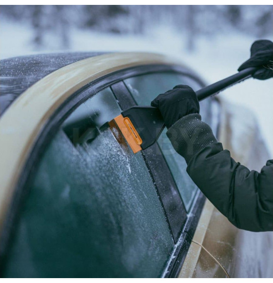 Щетка для снега 47см со скребком Solid FISKARS (1078496) 