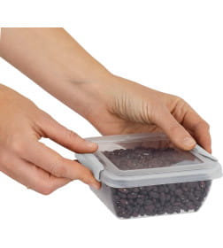 Контейнер для продуктов Plast Team HELSINKI с защёлками 0,5 л квадратный натуральный PT500910999