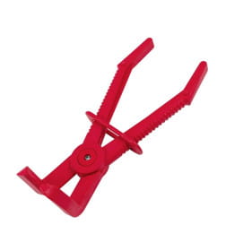 Пластиковый зажим для шлангов с фиксатором изогнутый 90L-220мм Rockforce