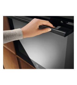 Шкаф духовой электрический Electrolux LOE8P38Z