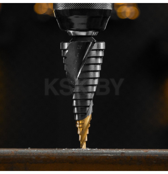 Сверло ступенчатое 4-6-8-10-12-14-16-18-20-22-24-26-28-30-32 мм Р6М5 6-гр. хвостовик Denzel (723606) 