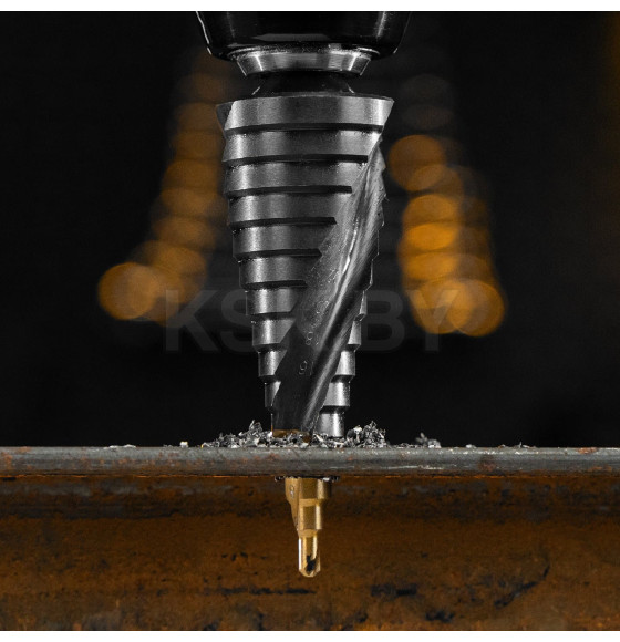 Сверло ступенчатое 4-6-8-10-12-14-16-18-20-22-24-26-28-30-32 мм Р6М5 6-гр. хвостовик Denzel (723606) 